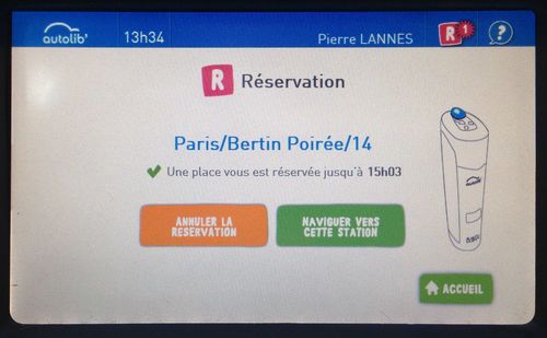 autolib réservation écran tactile embarqué du véhicule Autolib'