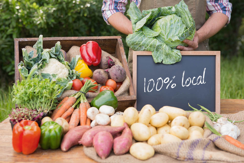 Étalage de légumes issus d'une production locale